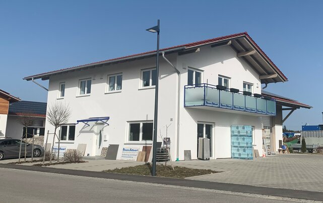 Planungsbüro Iffeldorf - Thomas Link - Gewerbe- und Kommunalbauten-Gewerbehalle mit Betriebsleiterwohnung Antdorf